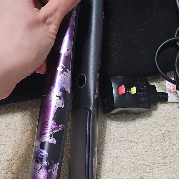 ghd Platinum Flat Iron - Picture 3 of 5